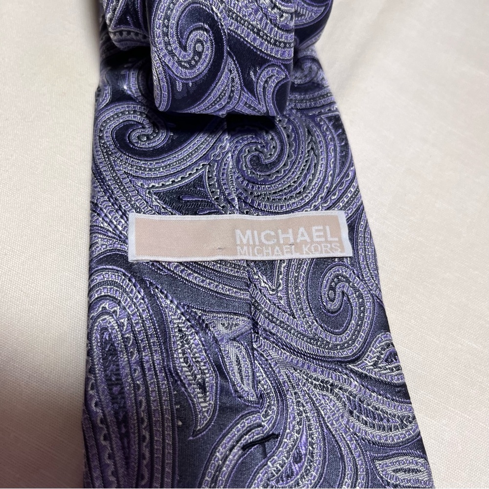 MICHAEL Michael Kors Gray Silver & Lavender Paisley Silk Tie - Picture 2 of 5
